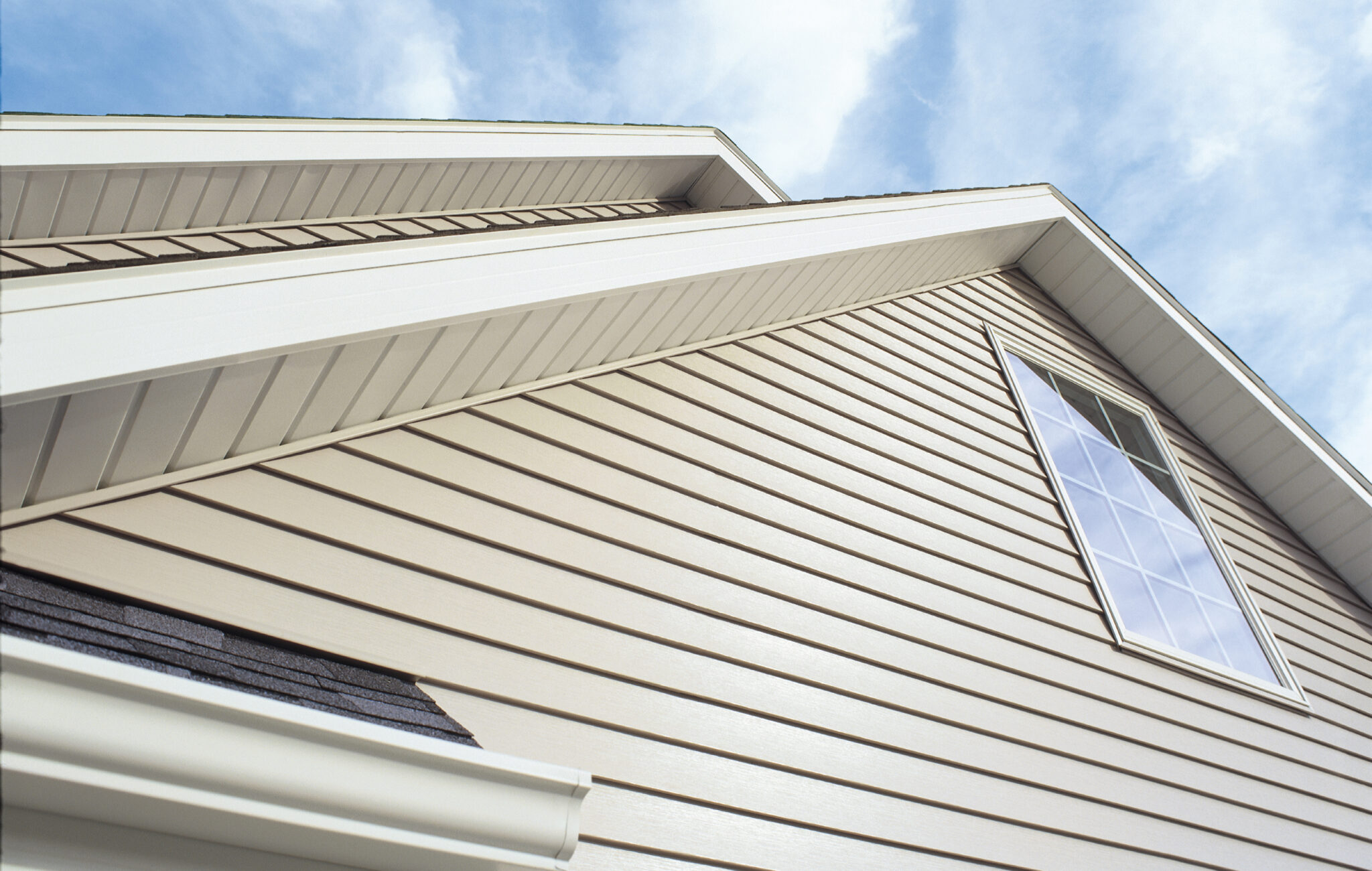 Is your siding looking a bit outdated? We’ve created a brief guide on what to do when replacing vinyl siding. Contact Peak to get started today!