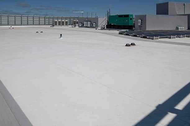 Rooftop HVAC with variable refrigerant volume towers